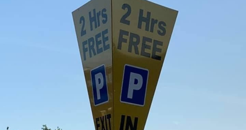 2 hours free parking sign